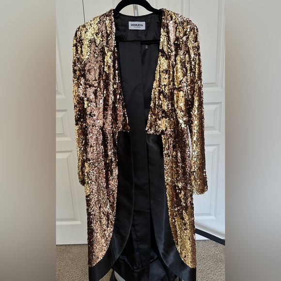 Gold sequence robe dress with black silk belt matching the black piping. - Picture 1 of 3